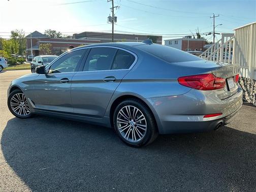 2019 BMW 530 530i
