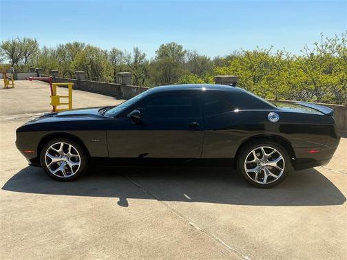 Pitch Black Clearcoat 2015 Dodge Challenger R/T Plus