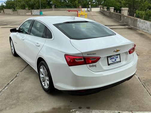Summit White 2024 Chevrolet Malibu FWD 1LT