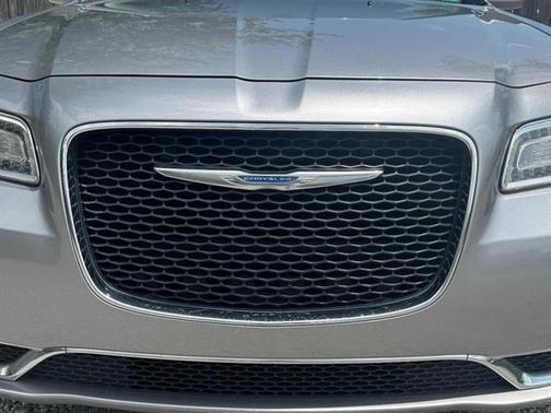 2015 Chrysler 300 Limited