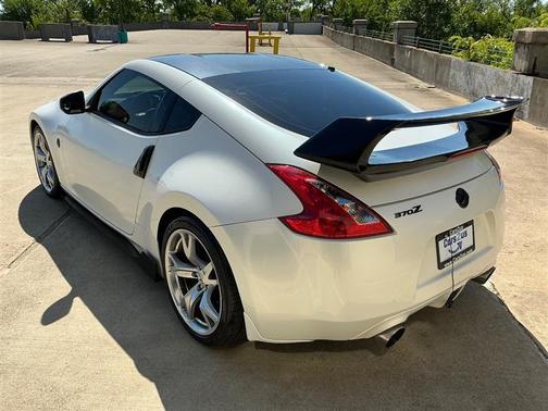 Pearl White 2011 Nissan 370Z Base