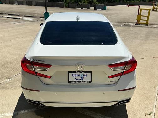 Platinum White Pearl 2018 Honda Accord Touring