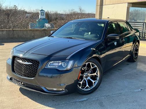 2018 Chrysler 300 S
