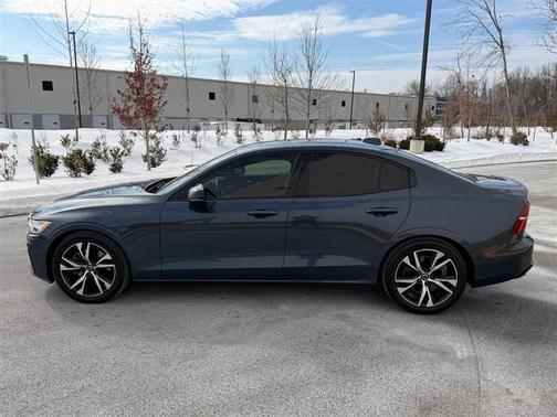 2023 Volvo S60 B5 Core Dark Theme