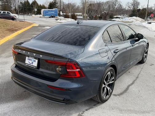 2023 Volvo S60 B5 Core Dark Theme