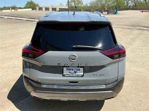 Gray 2022 Nissan Rogue SL