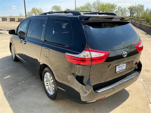 2016 Toyota Sienna XLE Premium