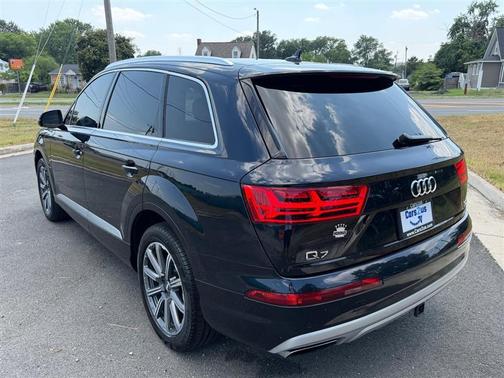 Ink Blue Metallic 2017 Audi Q7 Premium