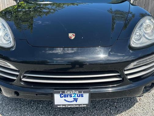 2014 Porsche Cayenne Platinum Edition