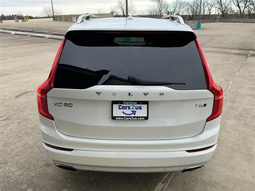 2018 Volvo XC90 T6 Momentum