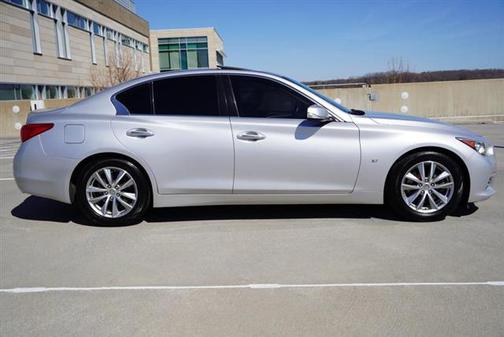 2015 INFINITI Q50 Premium