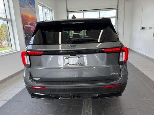 Gray Metallic 2025 Ford Explorer ST-Line