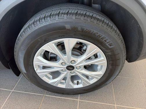 Silver Metallic 2025 Ford Escape Active