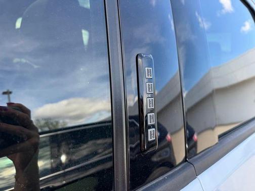 White Metallic 2022 Ford F-150 XLT