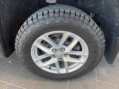 2022 Jeep Grand Cherokee L Laredo