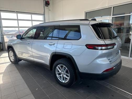2022 Jeep Grand Cherokee L Laredo