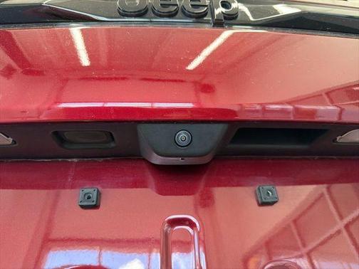 Velvet Red Pearlcoat 2025 Jeep Grand Cherokee Laredo