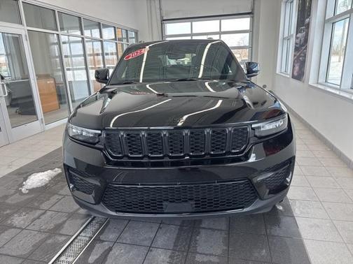 2024 Jeep Grand Cherokee Laredo