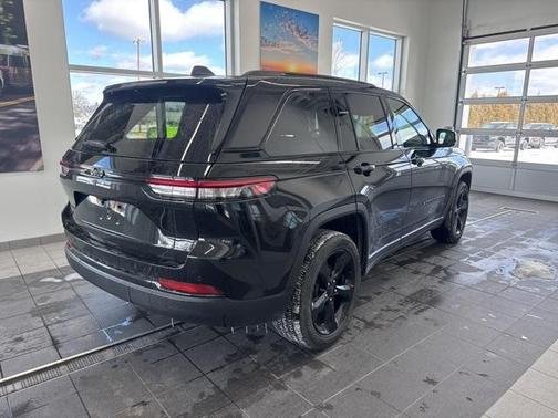 2024 Jeep Grand Cherokee Laredo