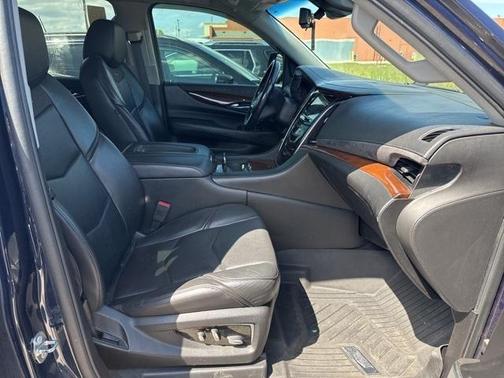 2018 Cadillac Escalade ESV Luxury