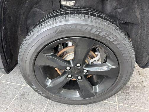 Metallic 2025 Jeep Grand Cherokee Laredo