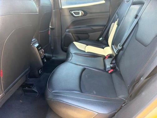 Silver Zynith 2025 Jeep Compass Trailhawk