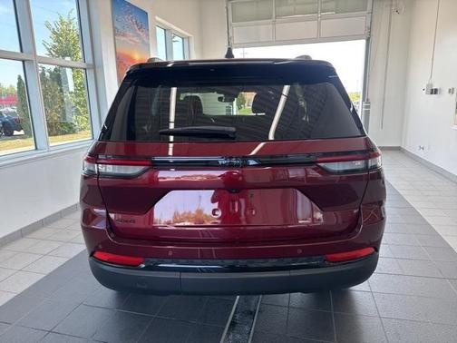 2024 Jeep Grand Cherokee Laredo