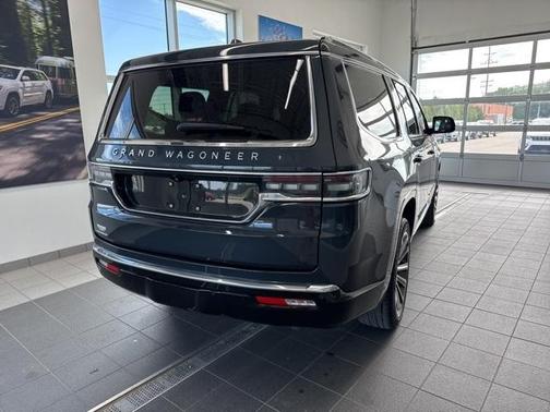 2023 Jeep Grand Wagoneer Base