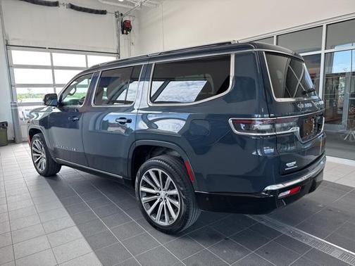 2023 Jeep Grand Wagoneer Base