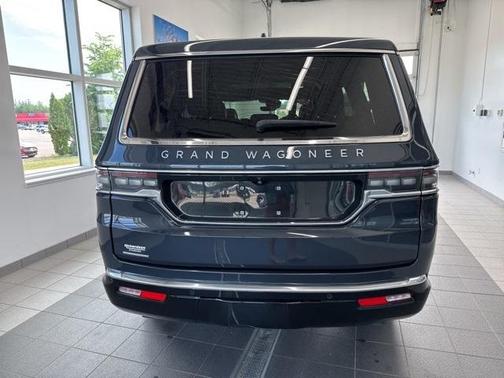 2023 Jeep Grand Wagoneer Base