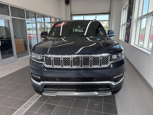 2023 Jeep Grand Wagoneer Base