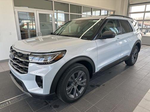 Space White Metallic 2026 Ford Explorer Active