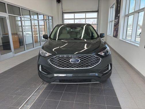 Forged Green Metallic 2024 Ford Edge SEL