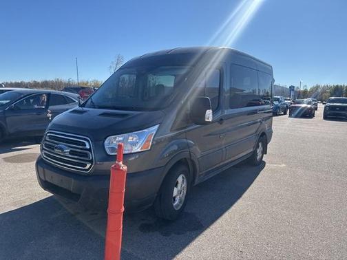 2017 Ford Transit-150 XLT
