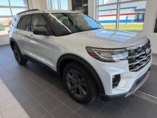 Space White Metallic 2026 Ford Explorer Active