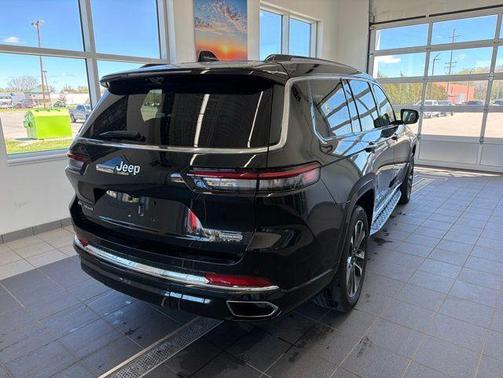Diamond Black 2023 Jeep Grand Cherokee L Overland