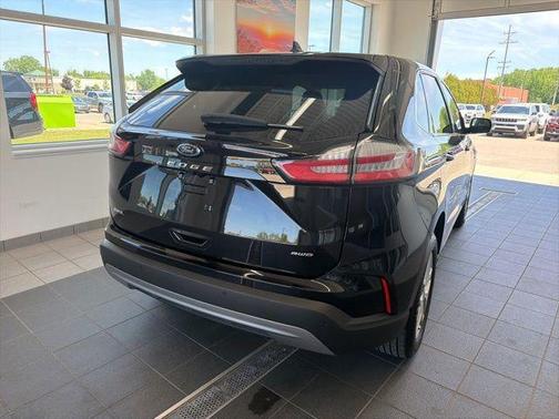 Black Metallic 2024 Ford Edge SEL
