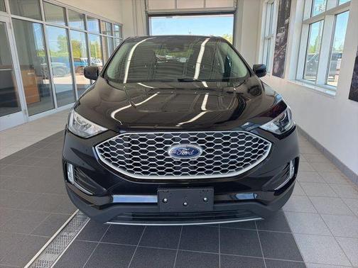 Black Metallic 2024 Ford Edge SEL