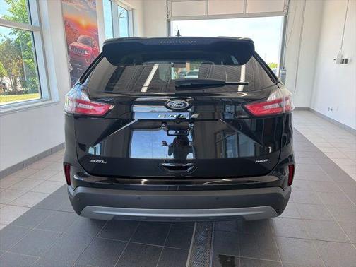 Black Metallic 2024 Ford Edge SEL