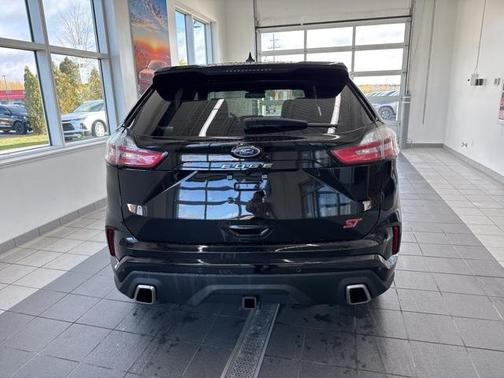 2022 Ford Edge ST