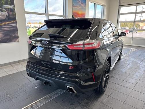 2022 Ford Edge ST