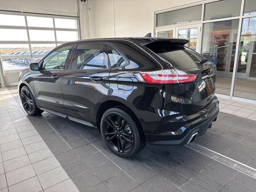 2022 Ford Edge ST