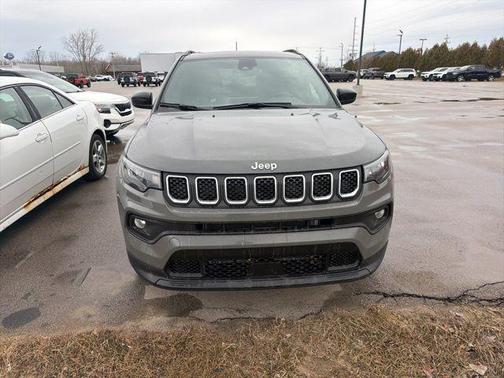 Sting Gray Clearcoat 2023 Jeep Compass Latitude Lux