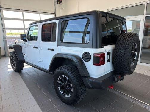 Bright White Clearcoat 2025 Jeep Wrangler Rubicon