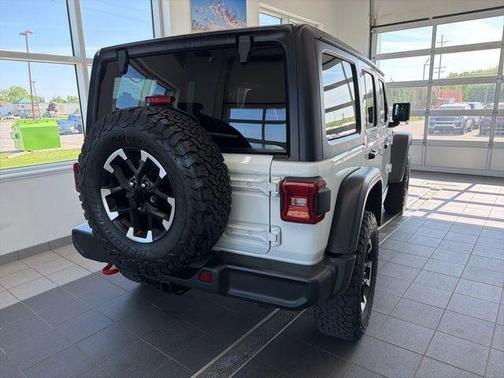 Bright White Clearcoat 2025 Jeep Wrangler Rubicon