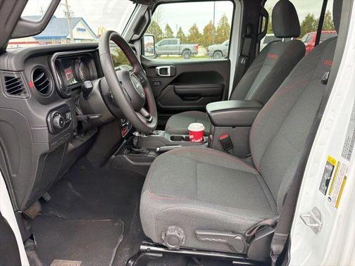 Bright White Clearcoat 2025 Jeep Wrangler Rubicon
