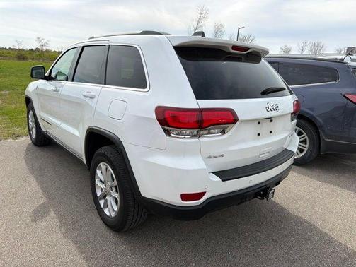 Bright White Clearcoat 2021 Jeep Grand Cherokee Laredo E