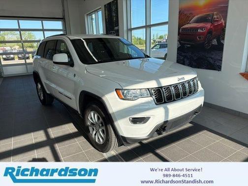 Bright White Clearcoat 2021 Jeep Grand Cherokee Laredo E