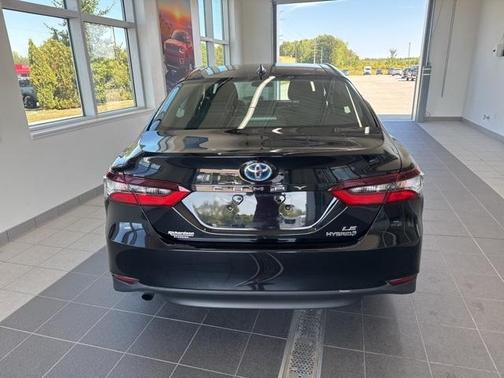 2021 Toyota Camry Hybrid LE