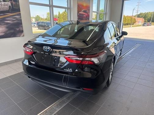 2021 Toyota Camry Hybrid LE